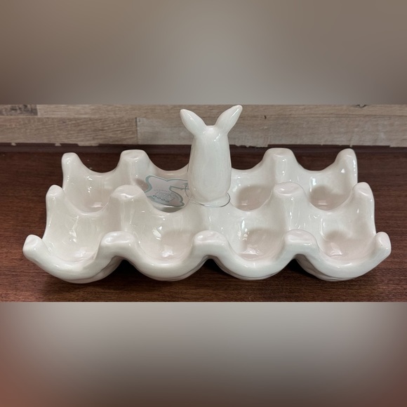 Super Cute Easter Bunny🐰 Eggs 🥚 Holder Container by 10 Strawberry Street - Picture 2 of 5